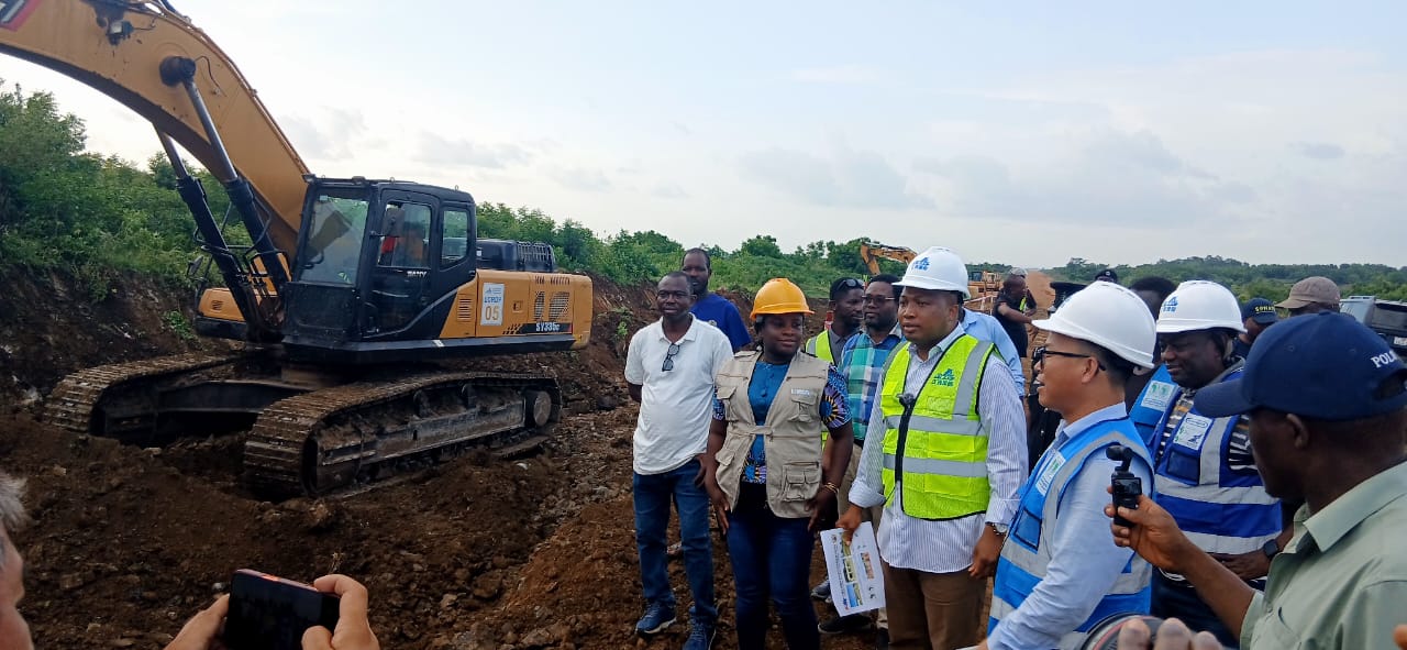 THE HONORABLE FOREIGN AFFAIRS MINISTER TOUR HIS CONSTITUENCY